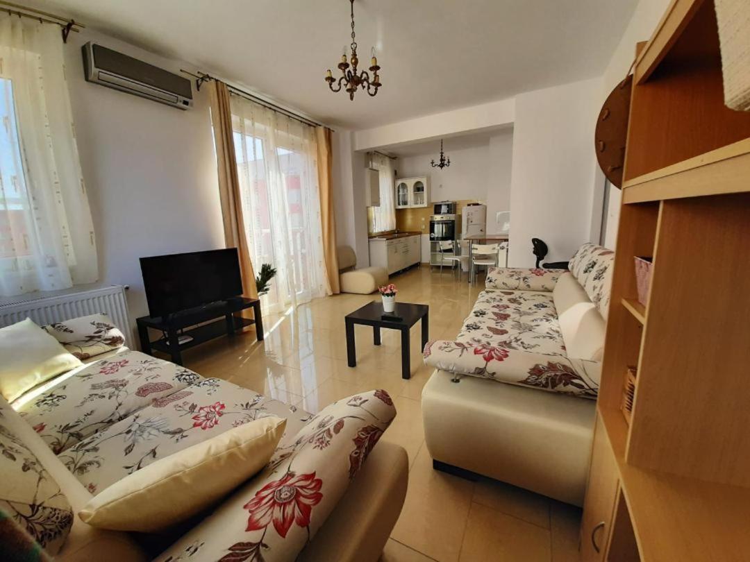 Arad Chic Apartament Uta Exteriör bild